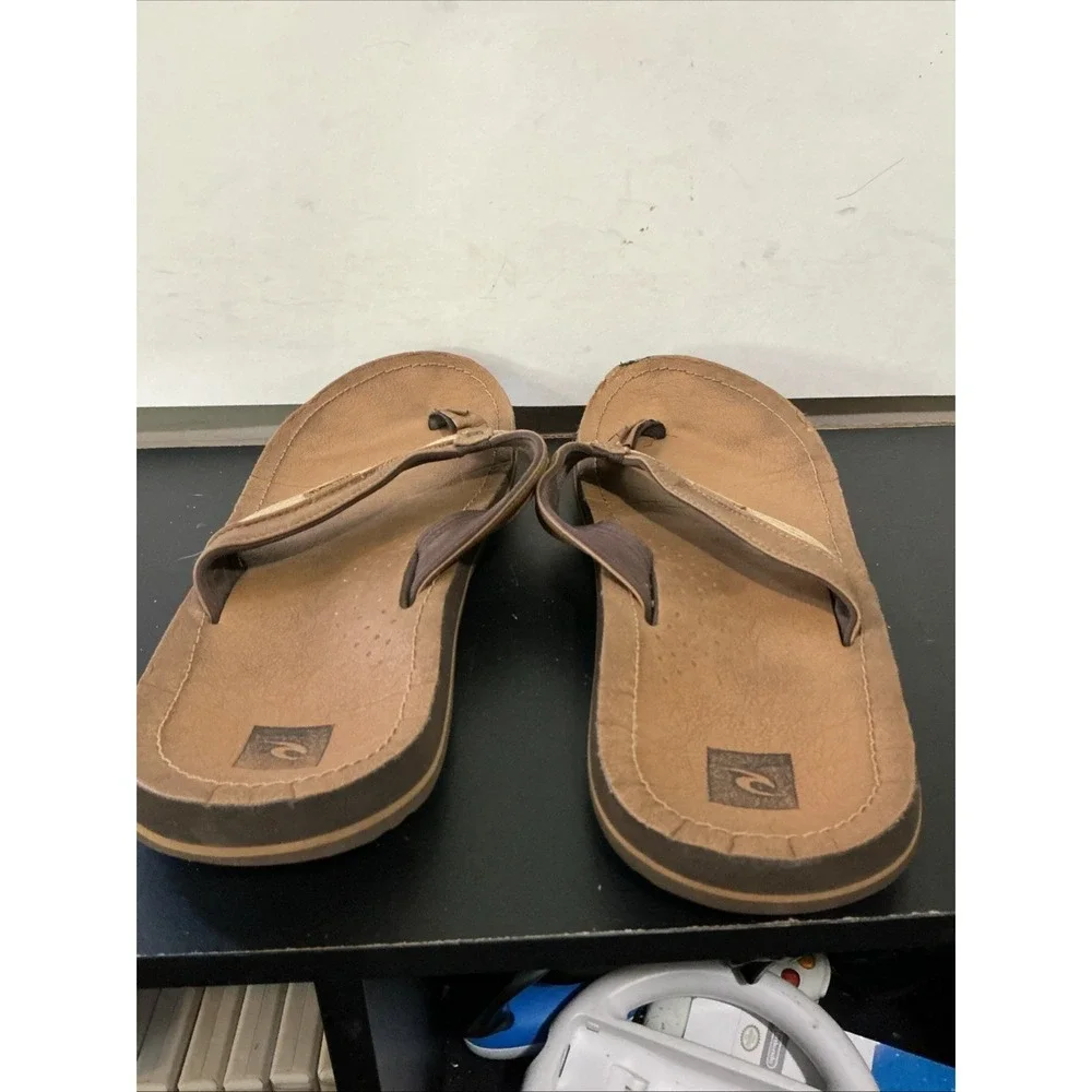 Men's Tan Rip Curl Flip Flops NO SIZE (11 3/4 Inches From Heel To Toe)